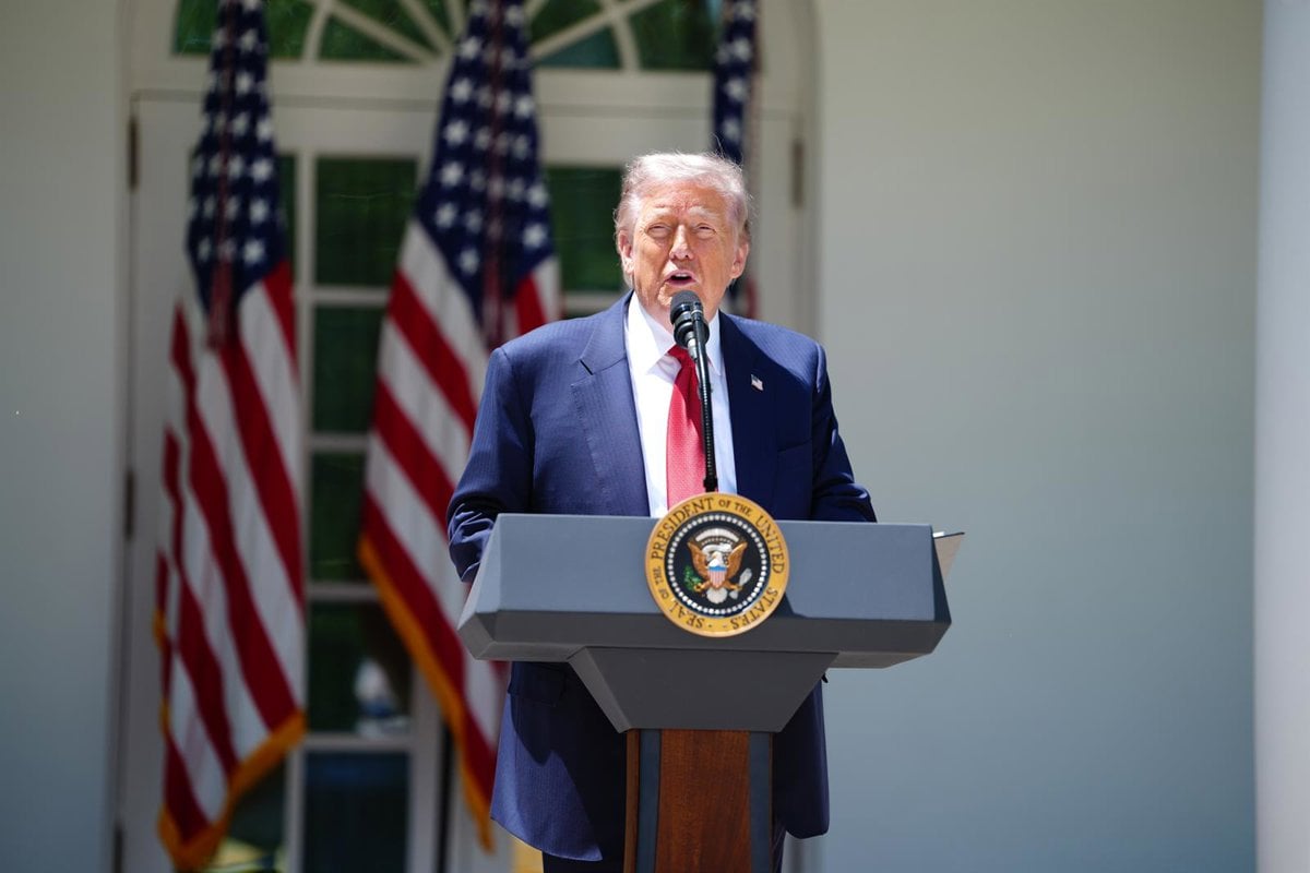 Trump insiste en que “los cárteles controlan México”