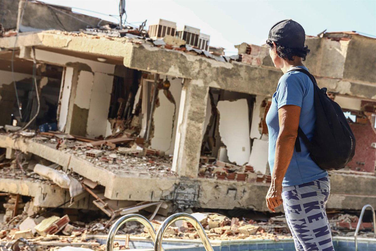 Aumentan a más de 3.800 los fallecidos por los terremotos en Venezuela 6 Aumentan a más de 3.800 los fallecidos por los terremotos en Venezuela
