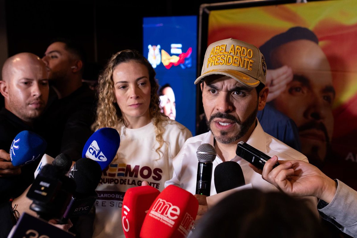 El candidato presidencial Abelardo de la Espriella apela a las derechas para derrotar a Iván Cepeda