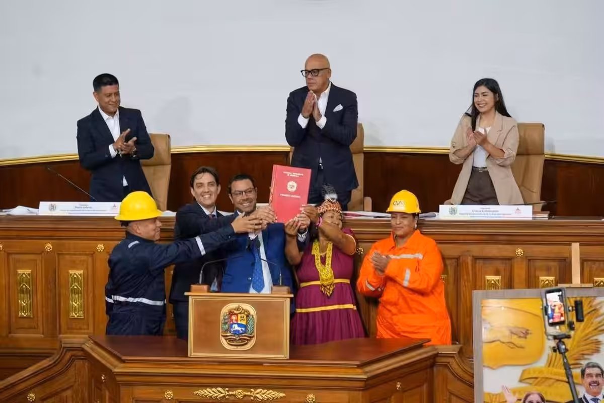 La Asamblea Nacional venezolana aprueba la Ley Orgánica de Minas 2 La Asamblea Nacional venezolana aprueba la Ley Orgánica de Minas