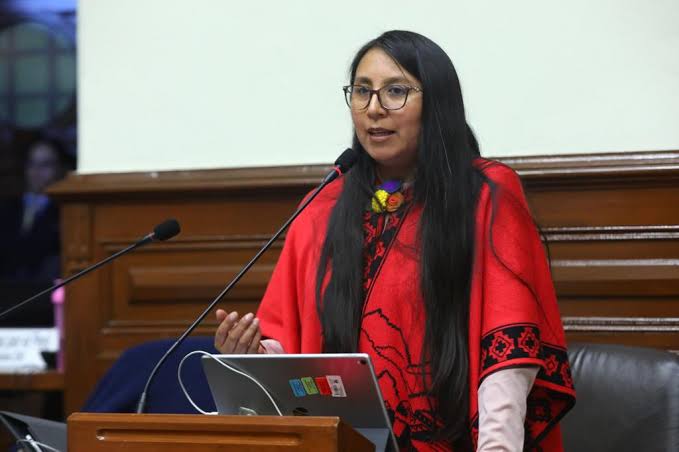 Senadora Ruth Luque reportó el robo de su teléfono y pidió ignorar mensajes sospechosos 11 Senadora Ruth Luque reportó el robo de su teléfono y pidió ignorar mensajes sospechosos