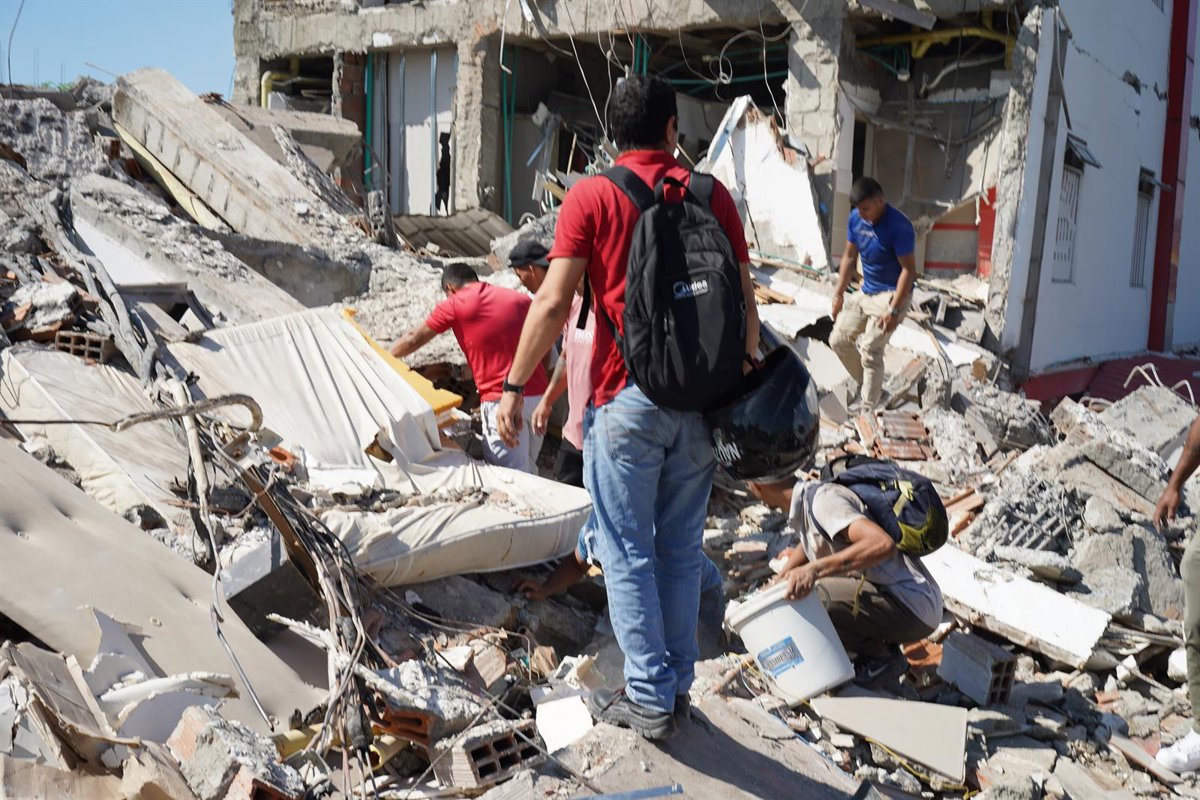 Decretan toques de queda en Cali y Pereira tras el terremoto en Colombia