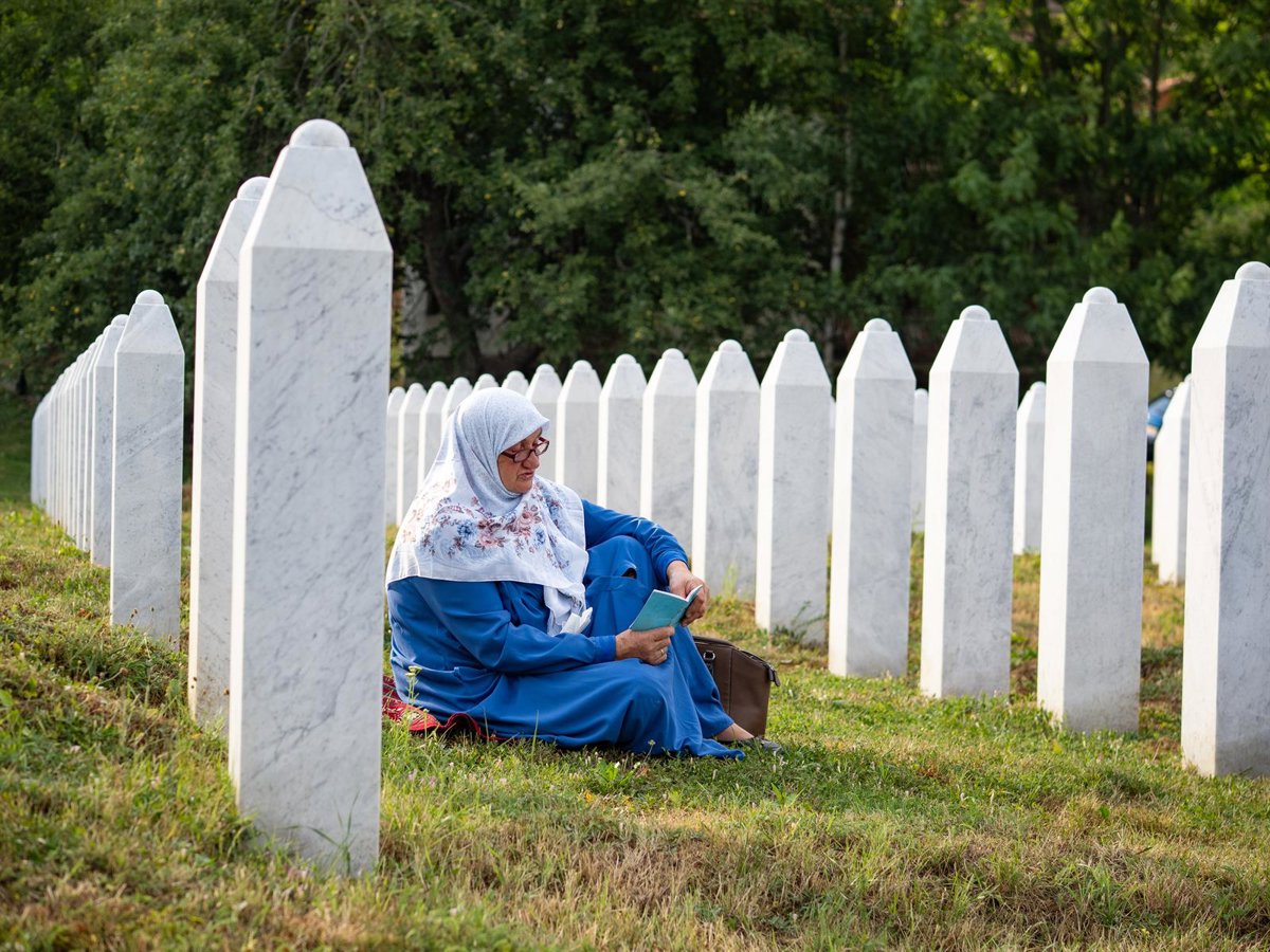 La comunidad bosniaca conmemora el 31º aniversario de la matanza de Srbrenica como un aviso al mundo entero 3 La comunidad bosniaca conmemora el 31º aniversario de la matanza de Srbrenica como un aviso al mundo entero