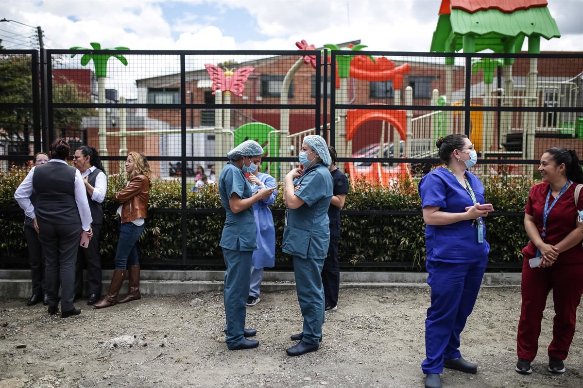 El Instituto de Medicina Legal identifica a 93 de los 180 cuerpos recibidos tras el terremoto en Colombia 12 El Instituto de Medicina Legal identifica a 93 de los 180 cuerpos recibidos tras el terremoto en Colombia