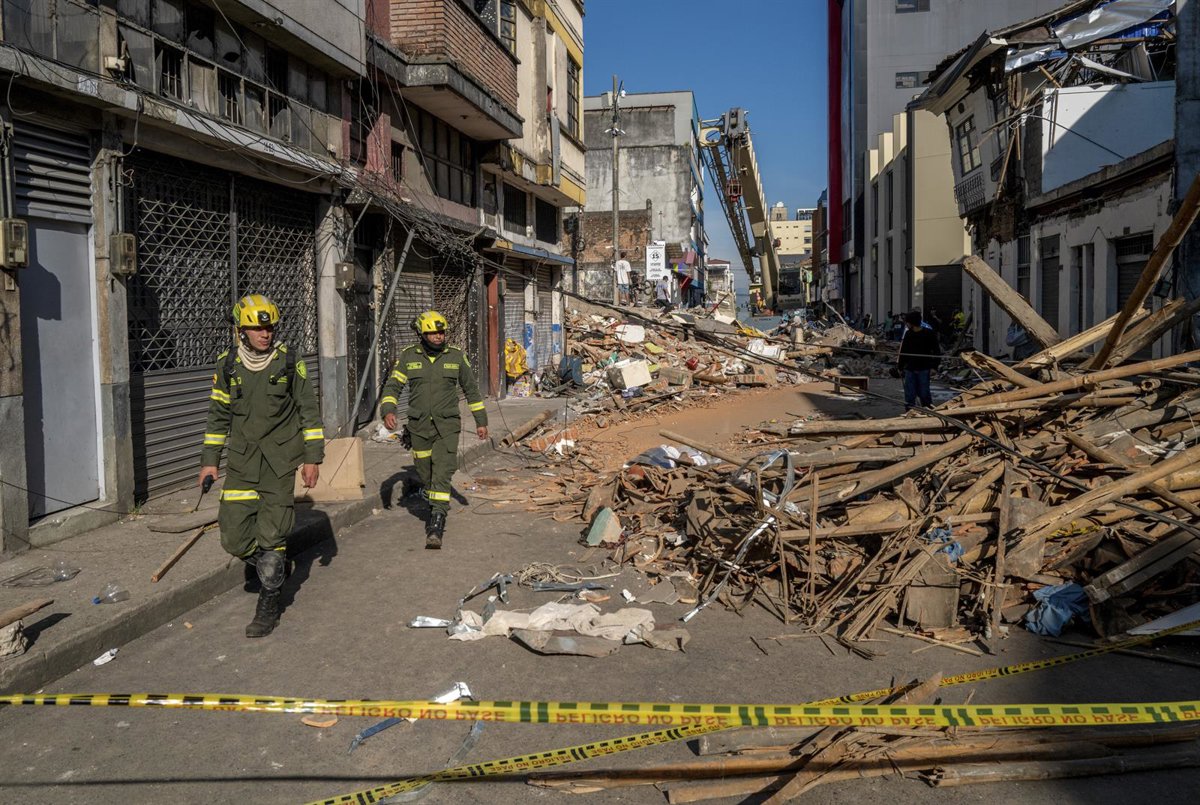 Colombia decreta tres días de duelo nacional por las víctimas del terremoto de 7,4 en la escala de Richter 6 Colombia decreta tres días de duelo nacional por las víctimas del terremoto de 7,4 en la escala de Richter