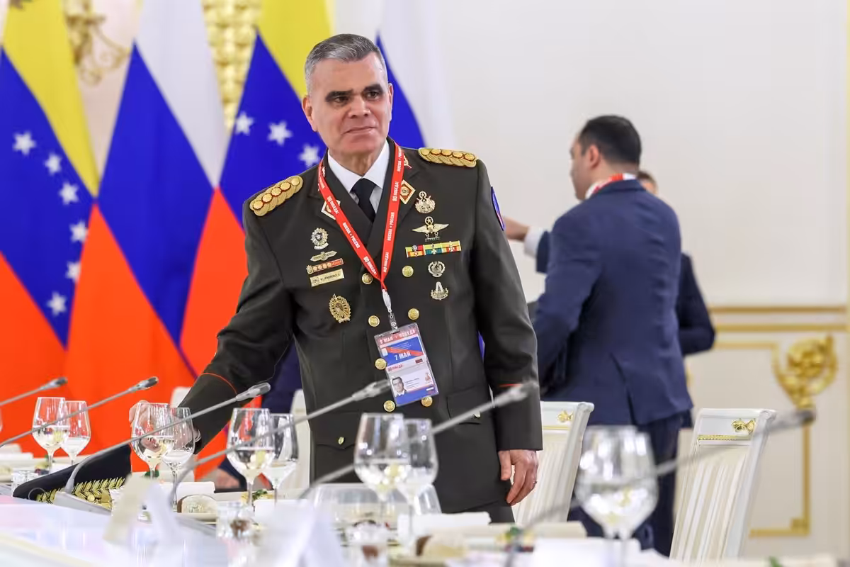 Delcy Rodríguez entrega al exministro de Defensa Vladimir Padrino la cartera de Agricultura 2 Delcy Rodríguez entrega al exministro de Defensa Vladimir Padrino la cartera de Agricultura