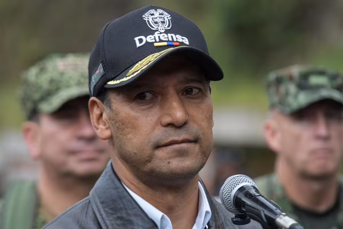 El ministro de Defensa de Colombia anuncia que se apartará del cargo por unos días por un procedimiento médico 7 El ministro de Defensa de Colombia anuncia que se apartará del cargo por unos días por un procedimiento médico