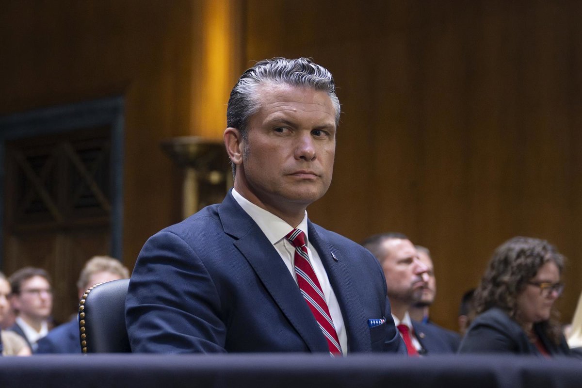 Hegseth afirma que EEUU no descarta una intervención militar en Cuba: “Todas las opciones están sobre la mesa”