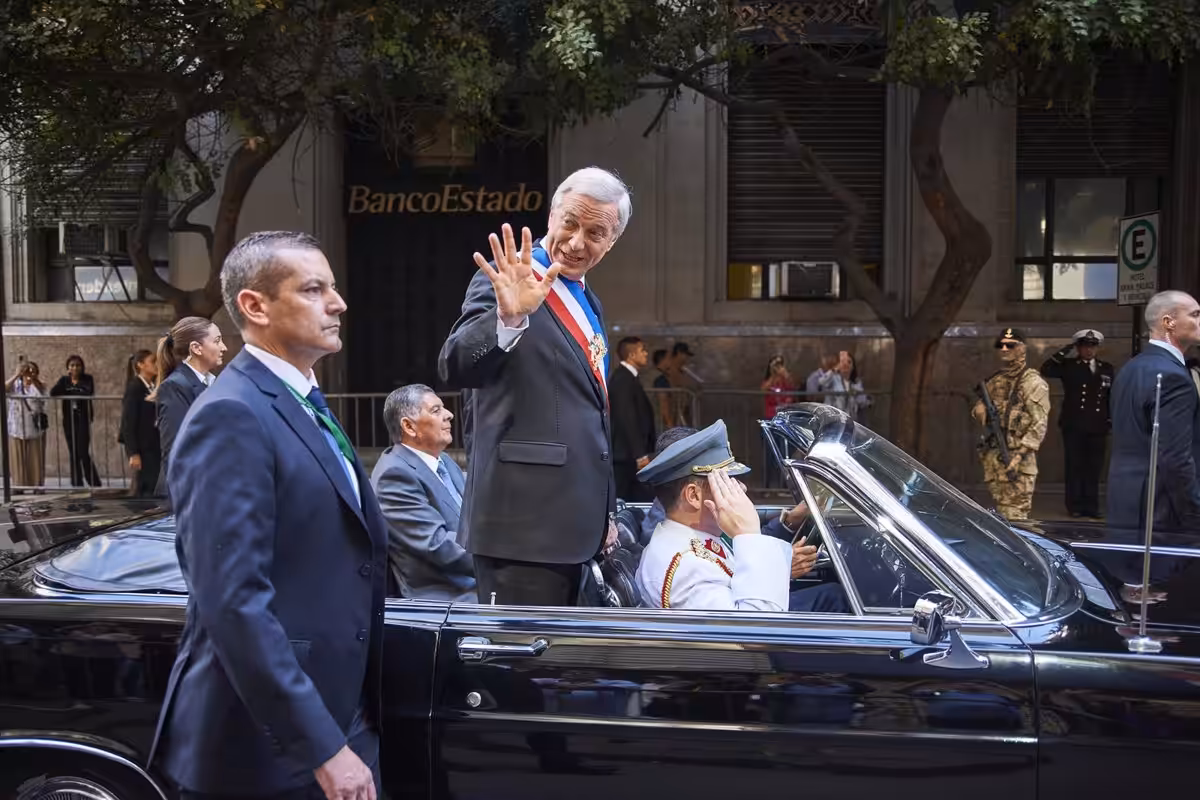 Las autoridades chilenas dan diez días a Kast para explicar su almuerzo en La Moneda con excompañeros de carrera