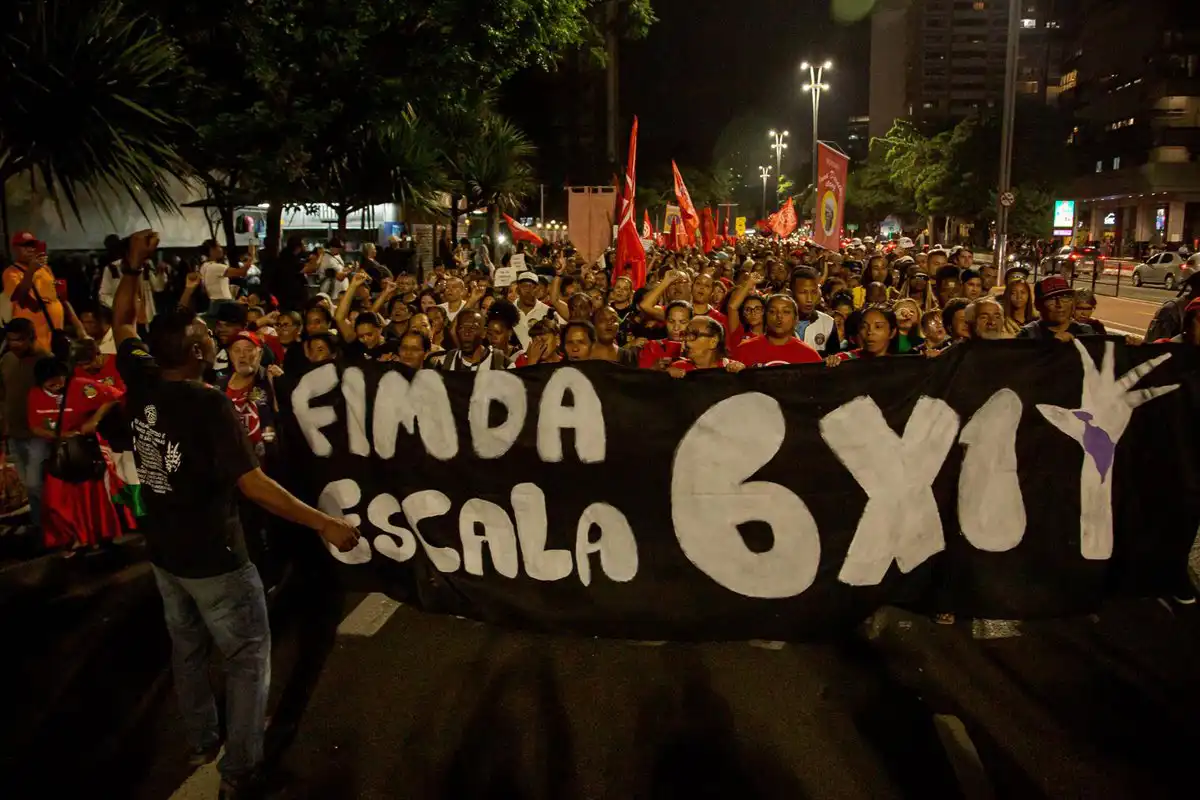 Brasil enmienda su Constitución y aprueba la reducción de la jornada laboral a las puertas de la segunda vuelta