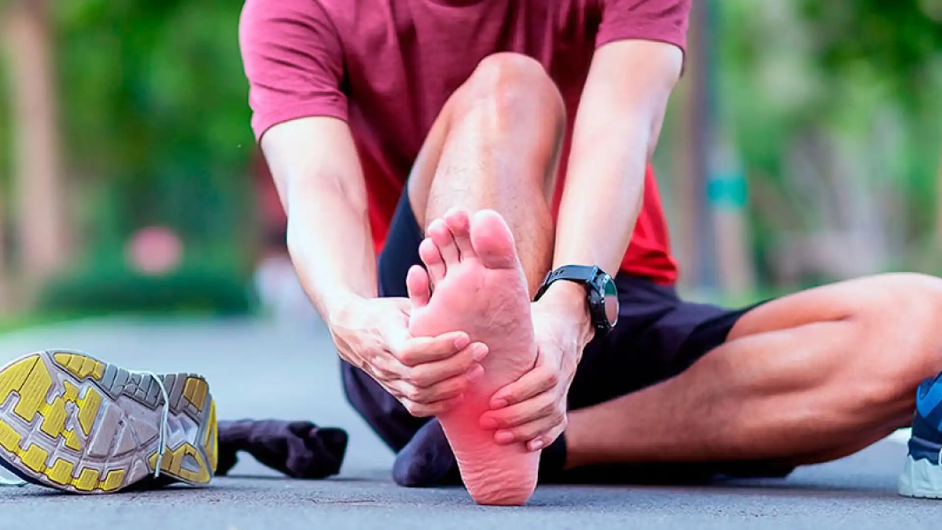 Fascitis plantar: hábitos simples que te ayudan a evitar esta lesión dolorosa 2 Qué es la fascitis plantar y cómo prevenir el dolor en el talón, según especialistas