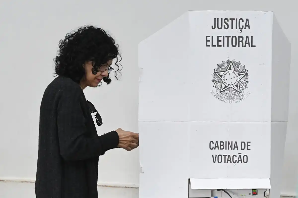 La Justicia electoral de Brasil ordena a Meta dar el mismo trato a Lula y a Bolsonaro 11 La Justicia electoral de Brasil ordena a Meta dar el mismo trato a Lula y a Bolsonaro