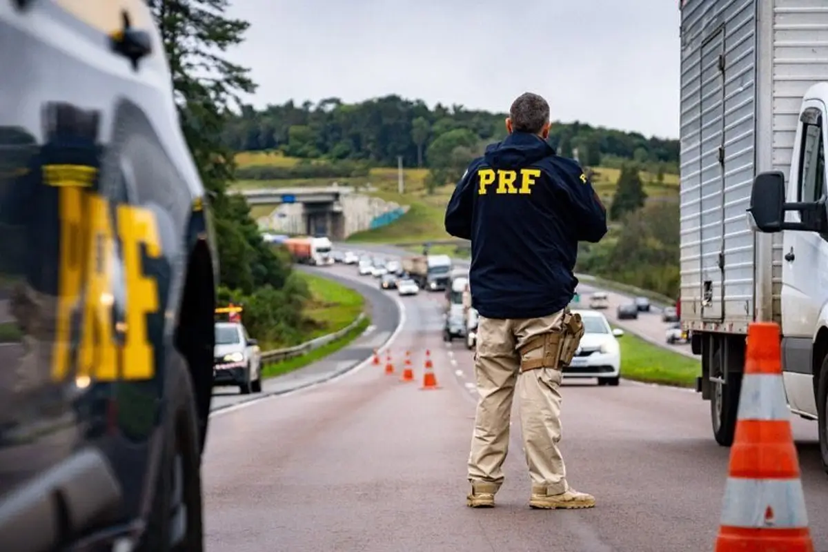 Al menos seis muertos tras volcar un autobús en Brasil