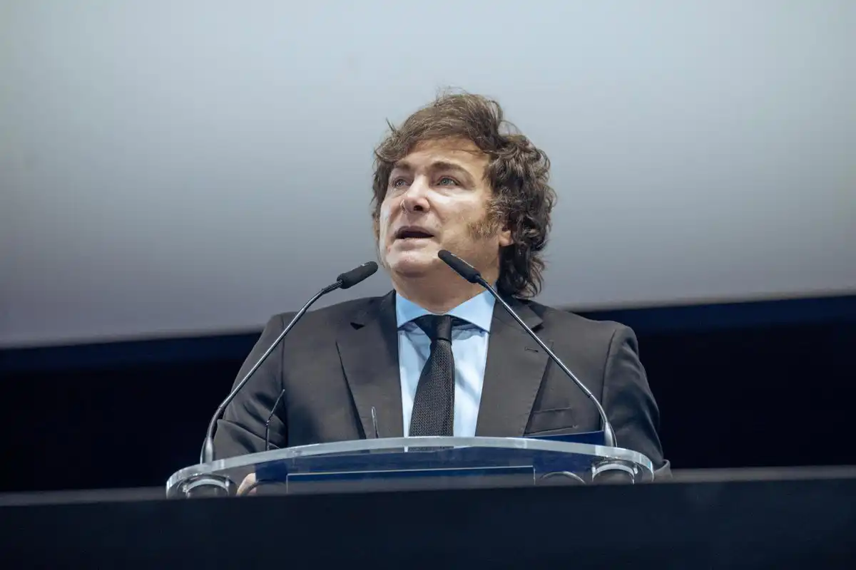 Milei afirma que el giro de Argentina acerca de las Malvinas fue “disparado por el comentario de Trump” sobre las islas
