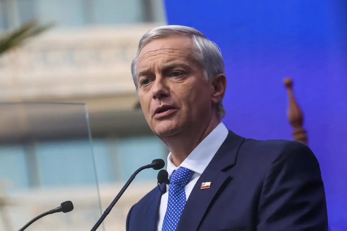 Kast y Kaiser reiteran que apoyarán a cualquier candidato de derecha en la segunda vuelta en Chile 10 Kast y Kaiser reiteran que apoyarán a cualquier candidato de derecha en la segunda vuelta en Chile