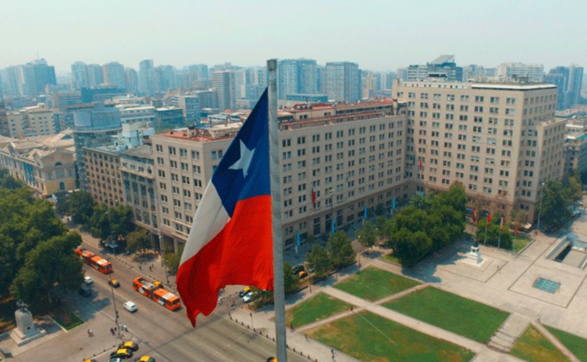 El ministro de Exteriores de Chile viajará este martes a China