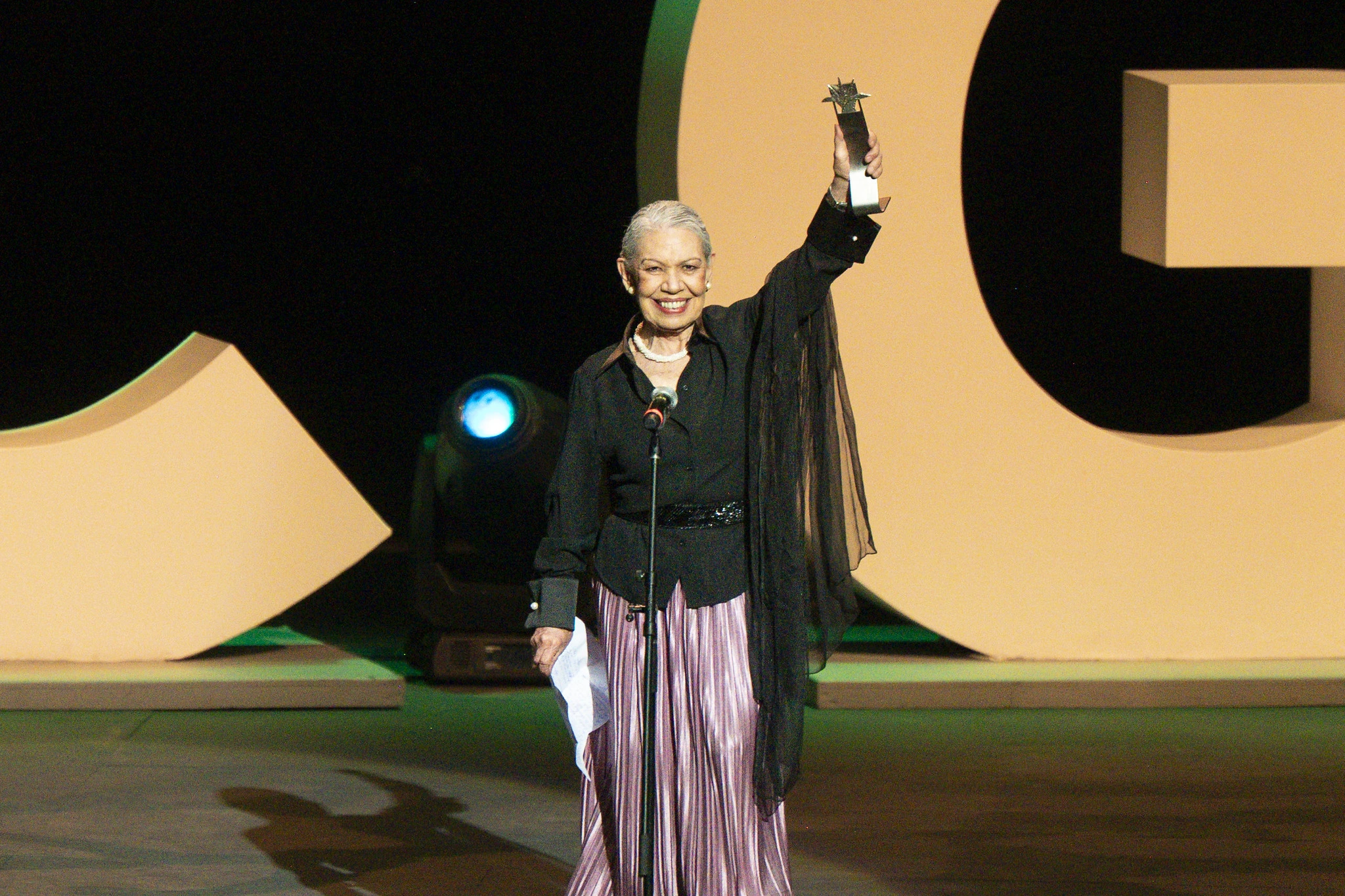 Ceremonia de Inauguración FICG 41
La actriz Luisa Huertas recibe el Mayahuel Homenaje Trayectoria Cine Mexicano; en la edición 41 del Festival Internacional de Cine en Guadalajara (FICG). Auditorio Telmex. Guadalajara, Jalisco, México. Viernes 17 de abril de 2026. Foto: FICG / Adrián Salaza