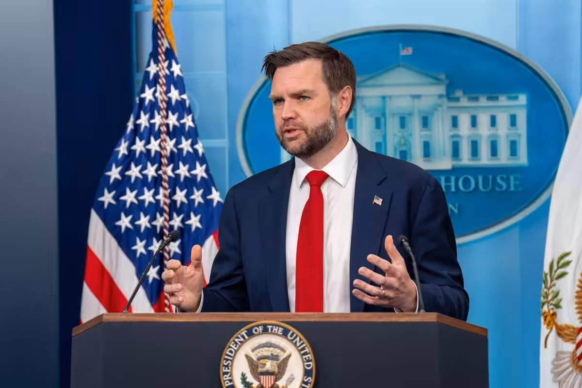 Vance confirma contactos con Cuba para "cambiar" sus políticas económicas 11 Vance confirma contactos con Cuba para “cambiar” sus políticas económicas