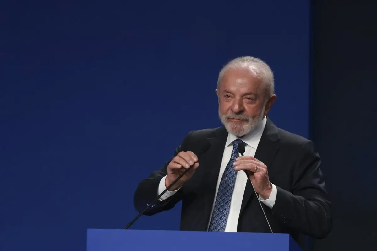 Lula insiste en que no hay razón para una guerra en el Caribe y se ofrece a mediar entre Trump y Maduro