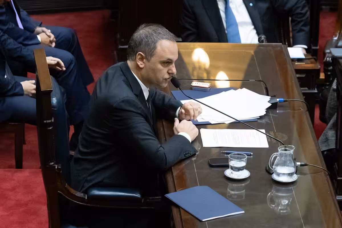 Milei nombra a un nuevo portavoz tras acusaciones de enriquecimiento ilícito contra Adorni 15 Milei nombra a un nuevo portavoz tras acusaciones de enriquecimiento ilícito contra Adorni