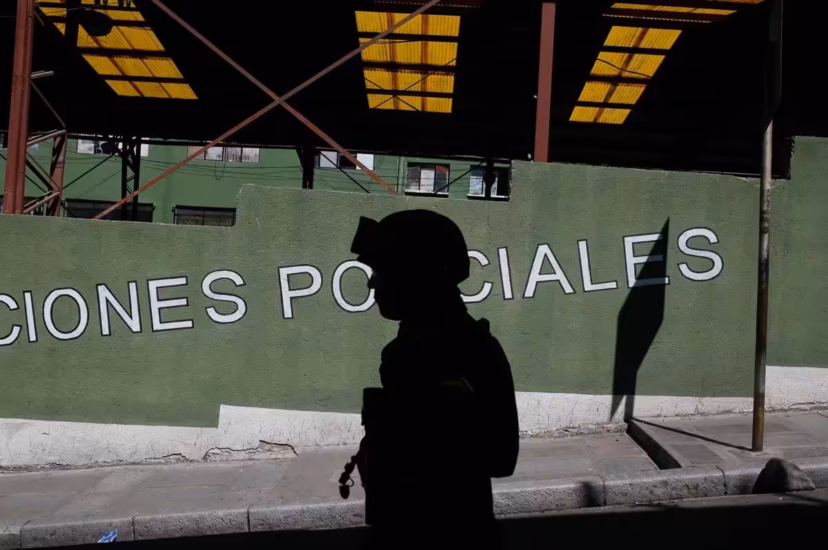 Dictan prisión contra tres sospechosos de reclutar a bolivianos para enviarlos a la guerra de Ucrania 1 Dictan prisión contra tres sospechosos de reclutar a bolivianos para enviarlos a la guerra de Ucrania
