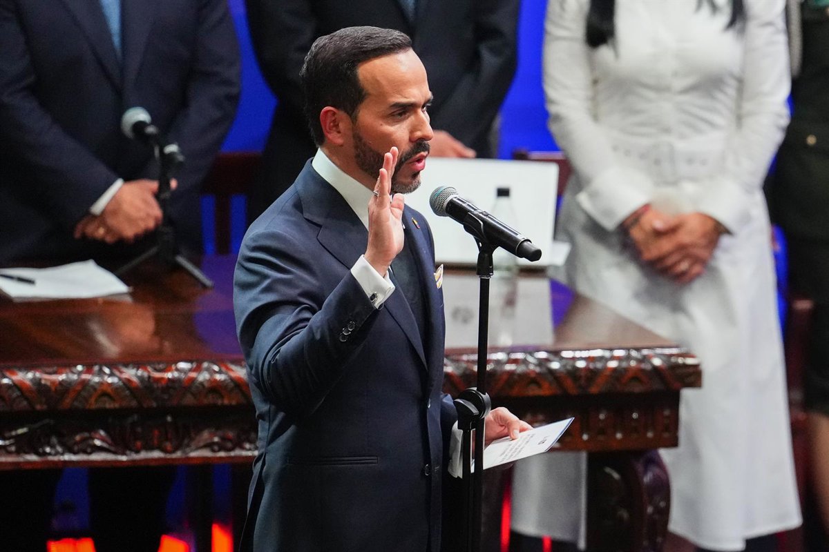 El Gobierno de De la Espriella presenta a la Fiscalía colombiana información sobre más de 80 irregularidades bajo Petro 6 El Gobierno de De la Espriella presenta a la Fiscalía colombiana información sobre más de 80 irregularidades bajo Petro