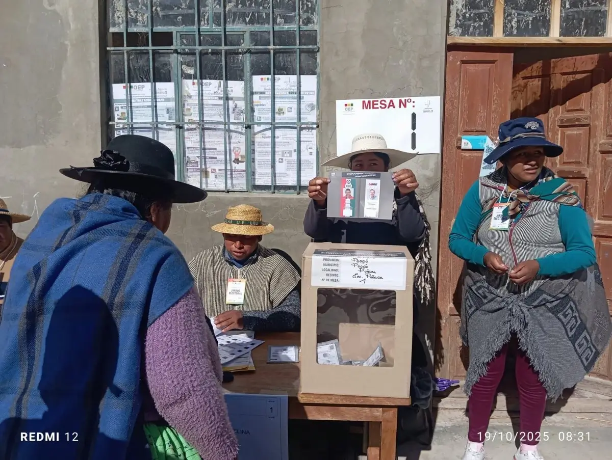 Termina sin incidentes la votación en la segunda vuelta de las presidenciales de Bolivia