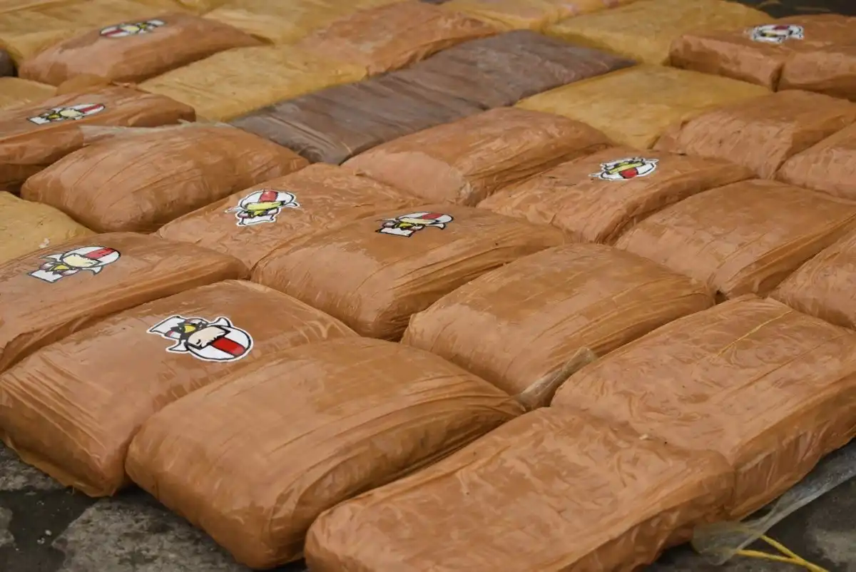 Las autoridades colombianas incautan 7,6 toneladas de cocaína camufladas en el puerto de Cartagena 6 Las autoridades colombianas incautan 7,6 toneladas de cocaína camufladas en el puerto de Cartagena