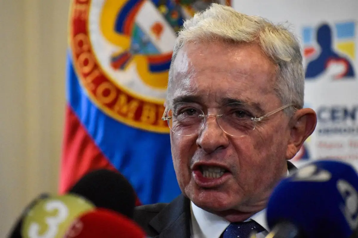 Los expresidentes colombianos Uribe y Pastrana instan a Petro a aclarar su relación con Maduro