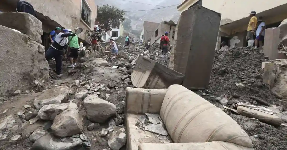 Senamhi declara alerta roja en 50 provincias por riesgo extremo de huaicos