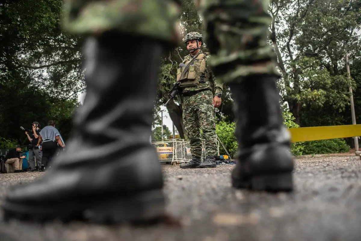 Al menos un soldado colombiano muerto y varios heridos en nuevos enfrentamientos entre el Ejército y el ELN 10 Al menos un soldado colombiano muerto y varios heridos en nuevos enfrentamientos entre el Ejército y el ELN