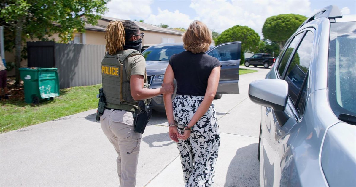 El ICE detiene a la hermana de la directora del conglomerado militar cubano GAESA y le revoca su residencia