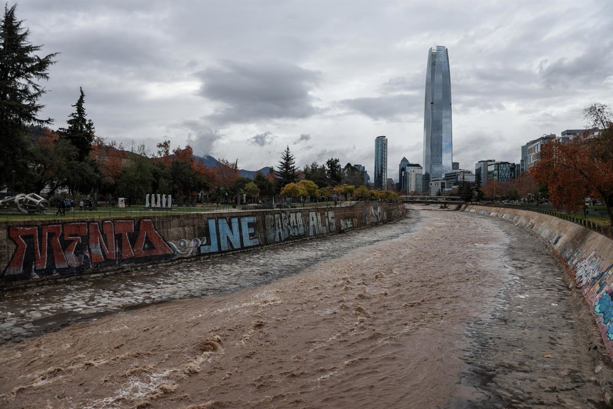 Chile decreta el "estado de catástrofe" por las lluvias en el norte del país, que dejan ya diez muertos 6 Chile decreta el “estado de catástrofe” por las lluvias en el norte del país, que dejan ya diez muertos