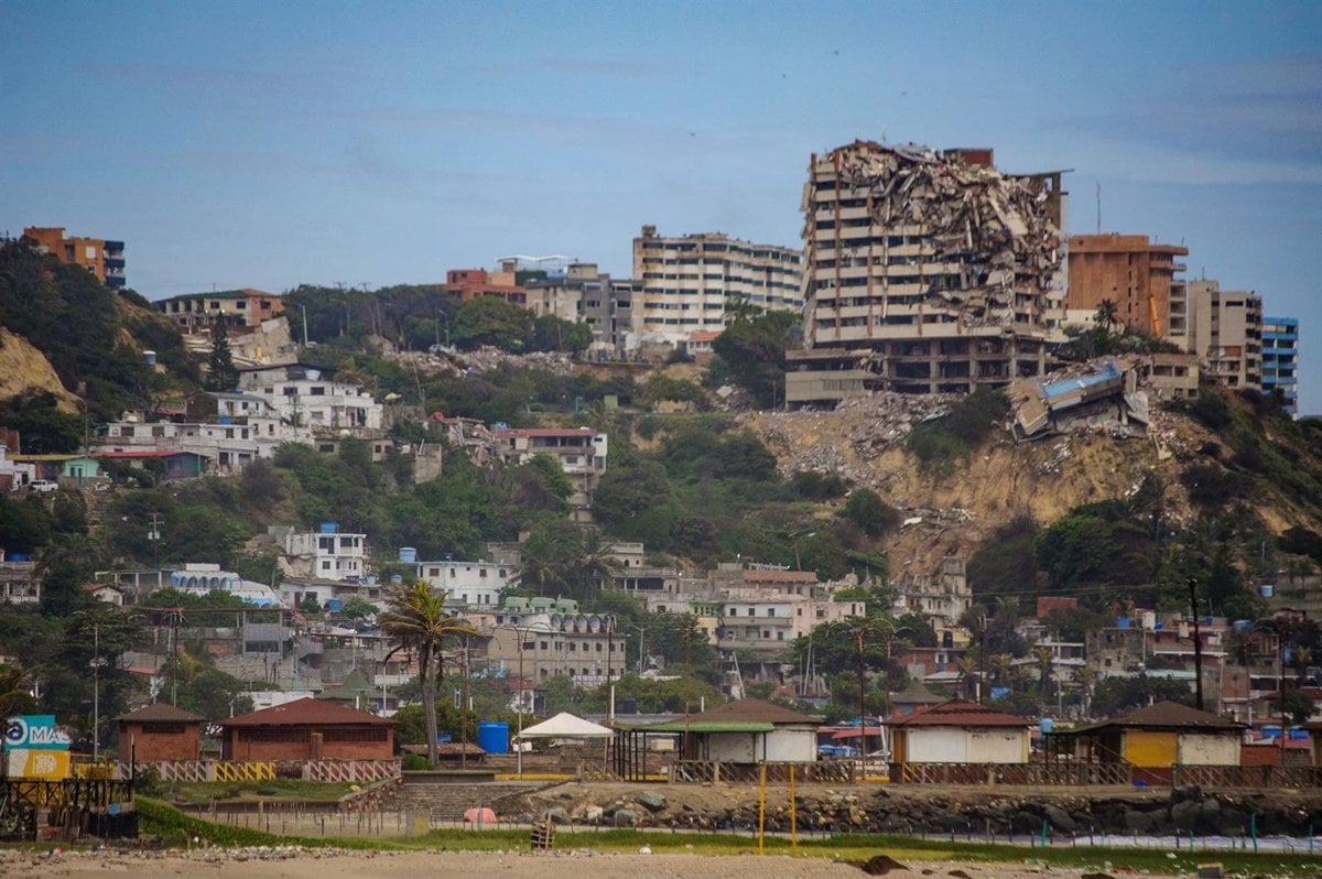 Los fallecidos en los terremotos de Venezuela rozan los 5.350 y los heridos ascienden a 16.740-. Firma: 10 Los fallecidos en los terremotos de Venezuela rozan los 5.350 y los heridos ascienden a 16.740-. Firma: