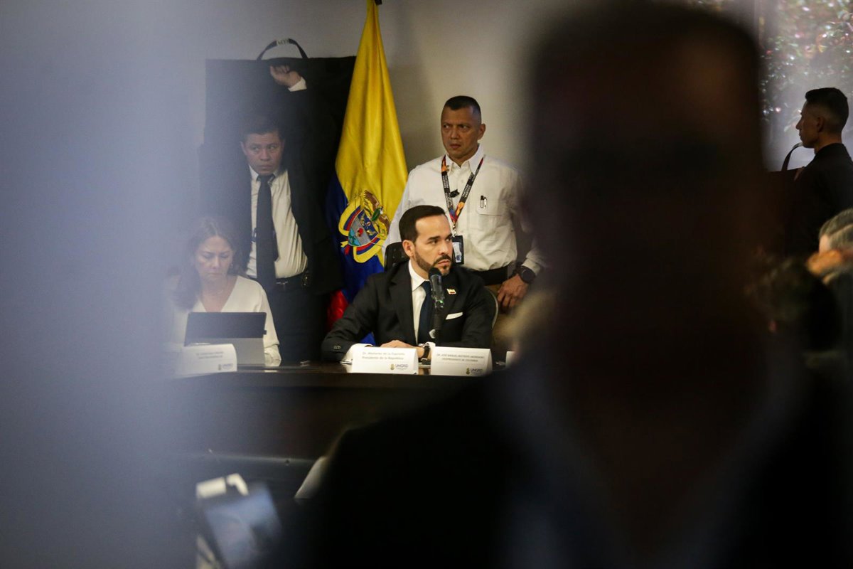 De La Espriella objeta una ley sobre cargos directivos por "razones de constitucionalidad" 11 De La Espriella objeta una ley sobre cargos directivos por “razones de constitucionalidad”