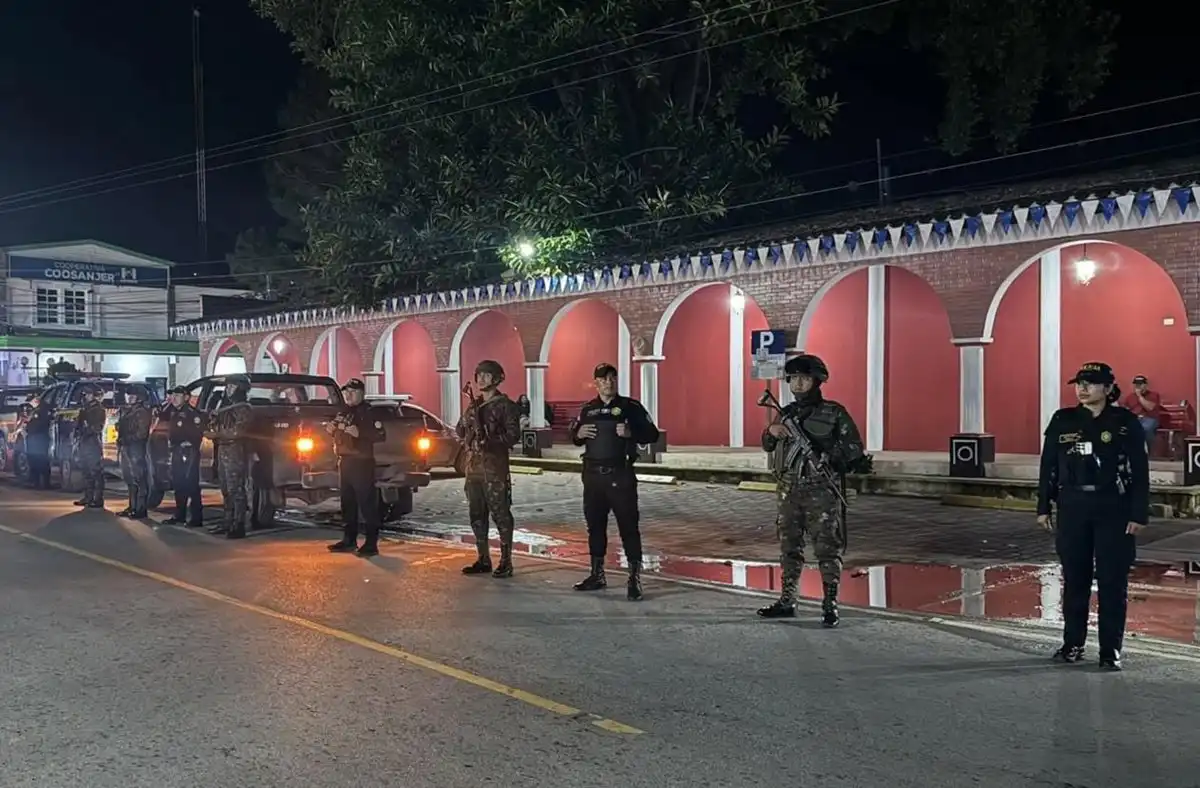 Guatemala anuncia una “revisión profunda” de la Policía tras las controvertidas detenciones por el tiroteo del exfiscal