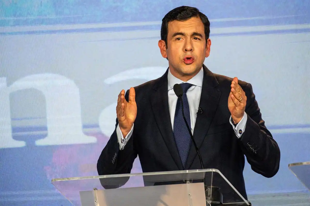 De la Espriella cesa al ministro del Interior colombiano tras dos meses en el cargo y nombra a Alejandro Ordóñez 11 De la Espriella cesa al ministro del Interior colombiano tras dos meses en el cargo y nombra a Alejandro Ordóñez