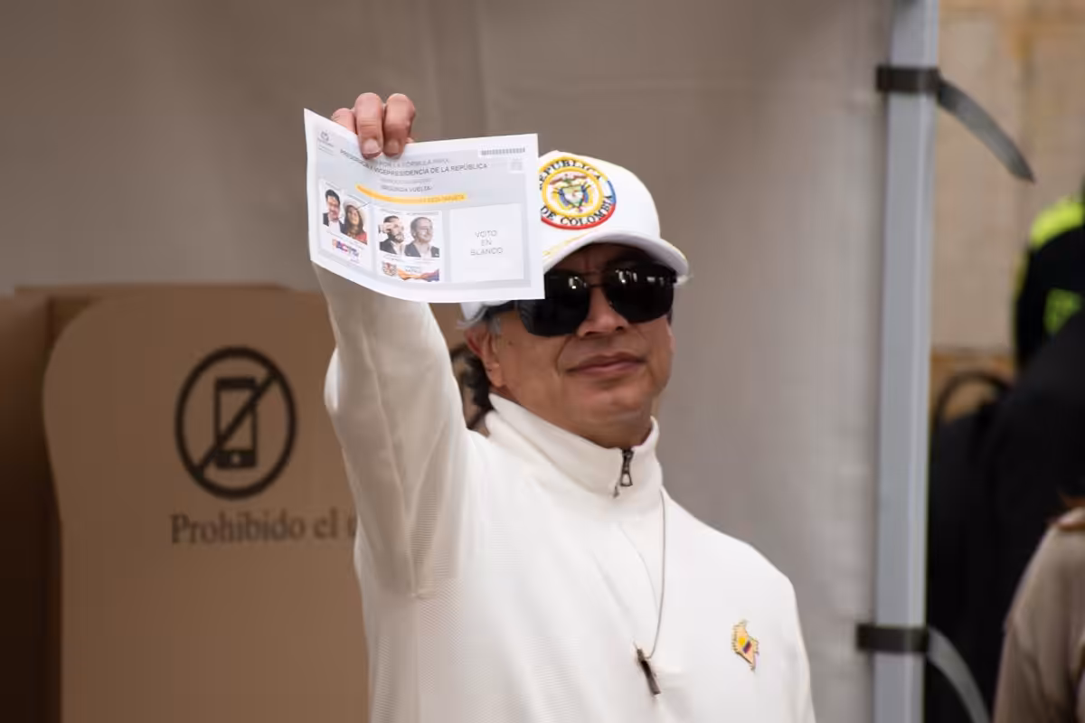 Petro denuncia falta de transparencia y cambios en las actas de escrutino: “Esto es un delito contra el voto”