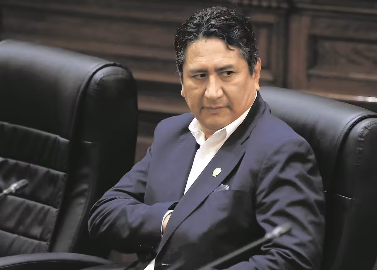 El Constitucional de Perú anula la prisión preventiva de Vladimir Cerrón por organización criminal