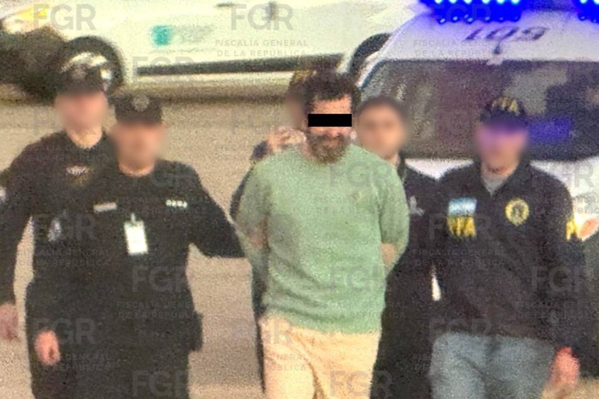 Dictan prisión contra el contralmirante mexicano Fernando Farías, acusado de contrabando de combustible