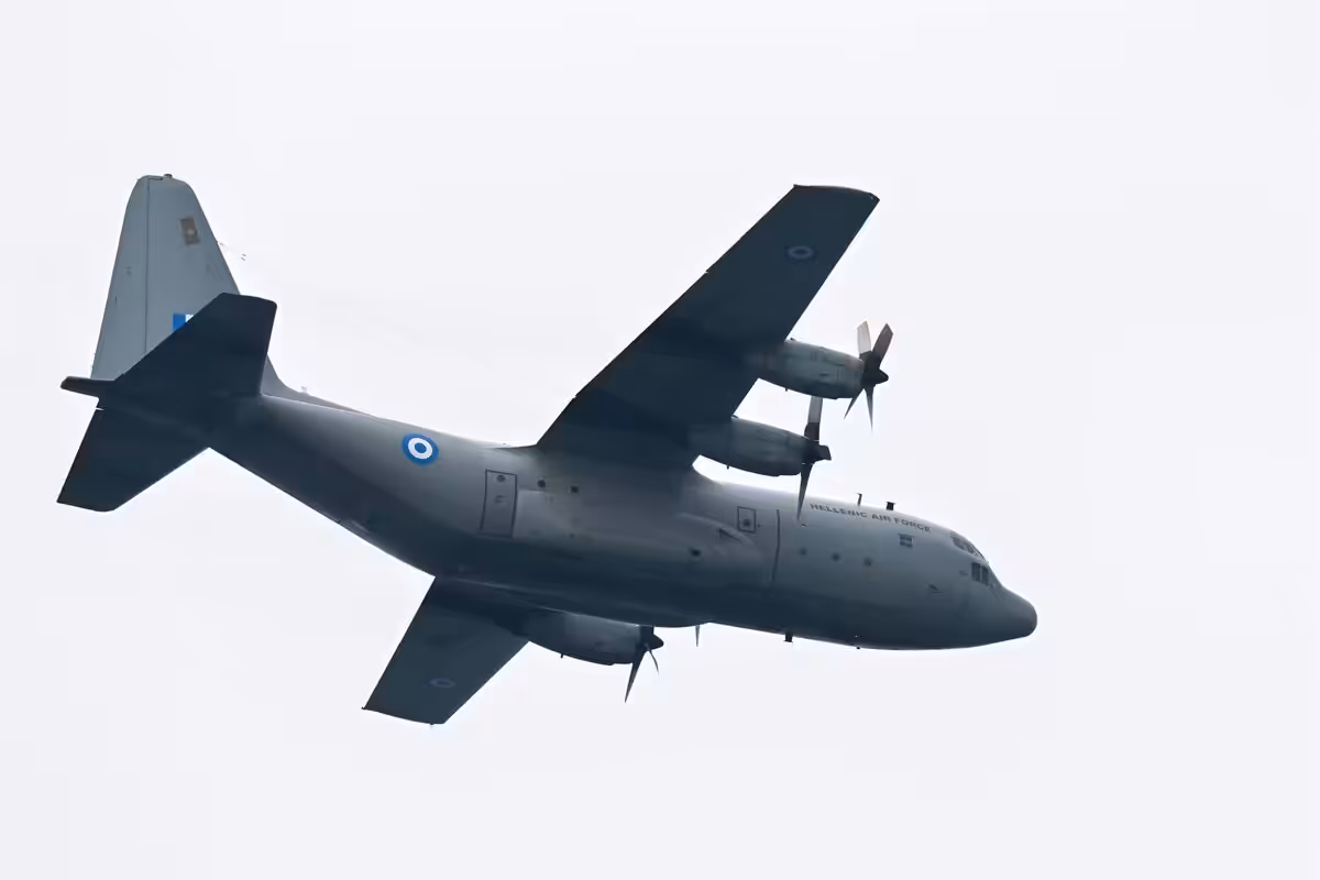 Un avión de transporte del Ejército de Colombia se estrella en el sur del país