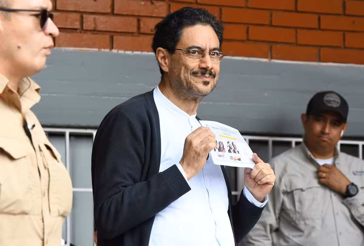 Cepeda asume como "responsable" de los errores en campaña y rechaza las "interpretaciones malintencionadas" 11 Cepeda asume como “responsable” de los errores en campaña y rechaza las “interpretaciones malintencionadas”