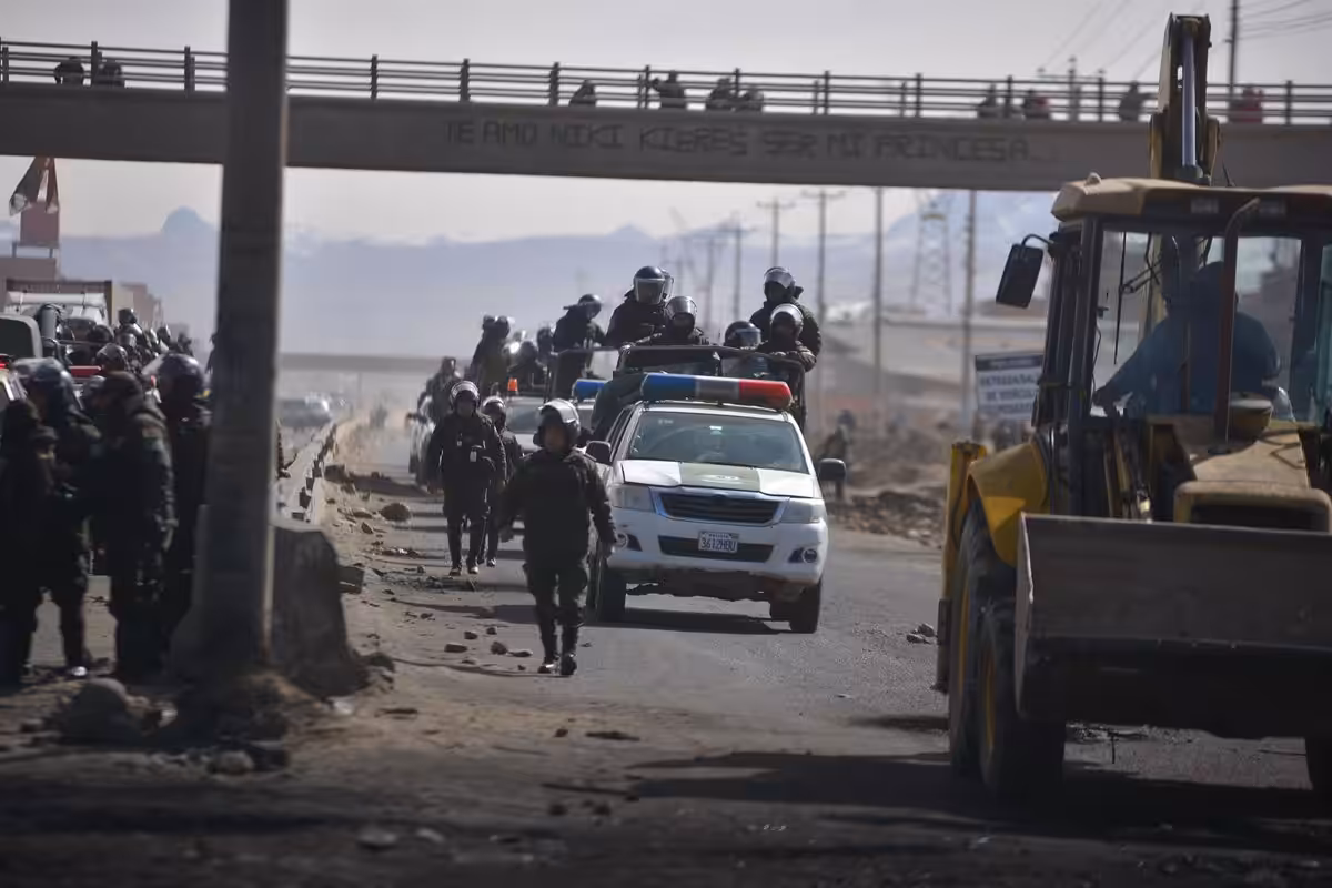 Bolivia afirma que el fin de los bloqueos no viene de la generosidad de Morales sino del sufrimiento del país 11 Bolivia afirma que el fin de los bloqueos no viene de la generosidad de Morales sino del sufrimiento del país