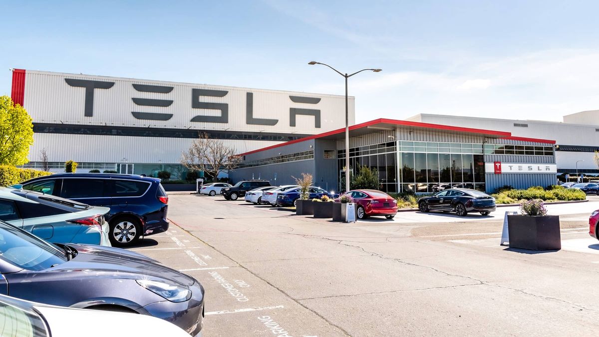 Tesla presentará el Cybercab, su nuevo taxi autónomo el próximo mes