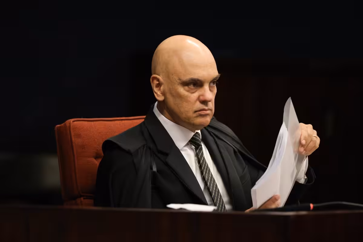 Un juez del Supremo de Brasil valora no renovar la prisión domiciliaria de Bolsonaro por la tenencia de una pistola
