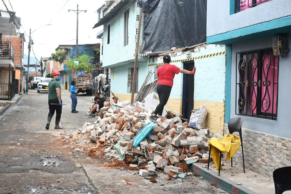 Aumentan a 329 los fallecidos por el terremoto de 7,4 de hace dos semanas en Colombia