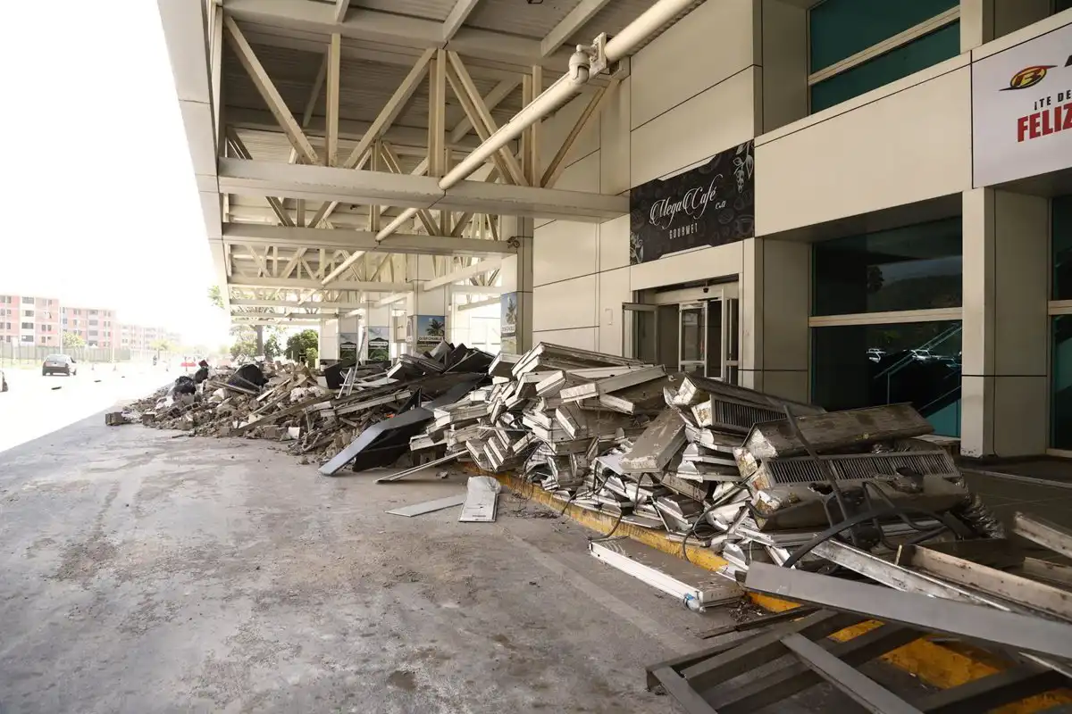 El Aeropuerto venezolano de Maiquetía habilita terminales temporales para retomar operaciones desde el 1 de septiembre