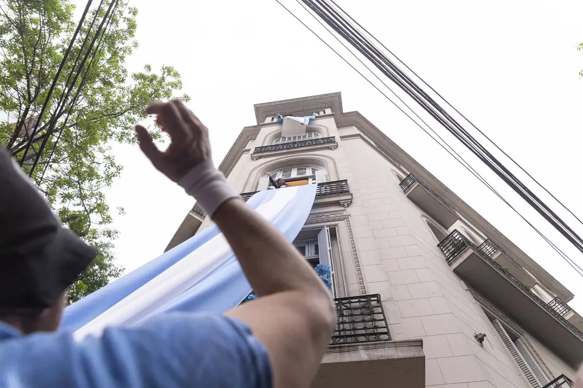 Abren las urnas para unas cruciales elecciones legislativas en Argentina