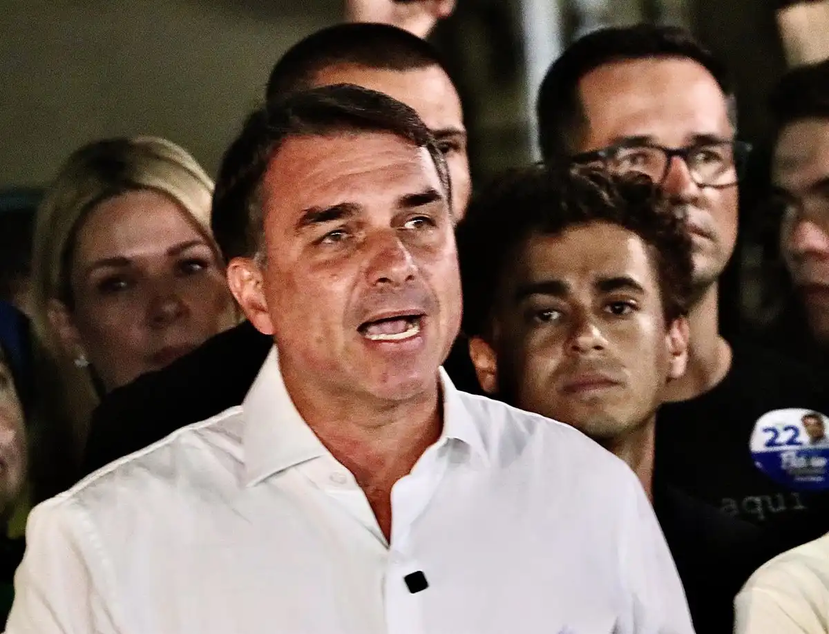 El Supremo brasileño prohíbe a Flávio Bolsonaro salir del país por un caso de blanqueo de capitales