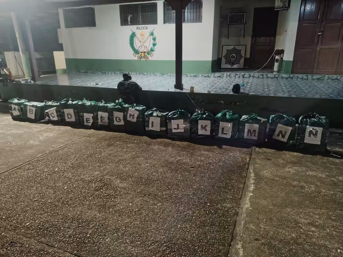 Incautada más de media tonelada de clorhidrato de cocaína en un operativo en el centro de Bolivia